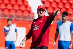 Pepe Mel en el Estadio de los Juegos Mediterráneos.