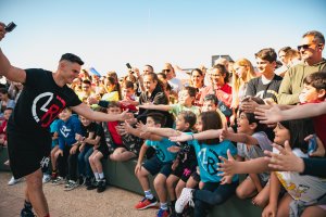 Los más pequeños disfrutaron con las actuaciones de parkour.