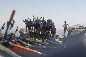 Un grupo de ciclistas que han participado en el stage de la Titan World Series.
