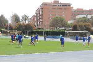 Entrenamiento de el Anexo de los jugadores suplentes