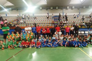 Foto de familia de la jornada bebé organizada por la RFAF