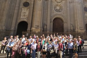 Foto de familia de los asistentes al viaje.