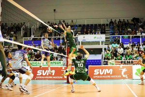 Los 'ahorradores' en su templo