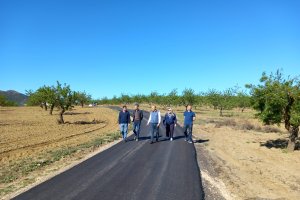 El delegado Antonio Mena, junto al alcalde Marcos Reche y responsables del proyecto y de la empresa adjudicataria han visitado las obras.