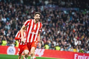 Édgar celebra su gol al Real Madrid.