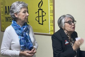 Mau Cardoso y Martirio Tesoro en la sede de Amnistía Internacional Almería.