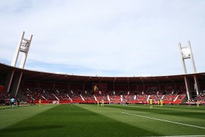 El fondo norte tuvo problemas de comunicación entre aficionados.