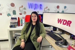 Alicia Salvador en su estudio en Almería.