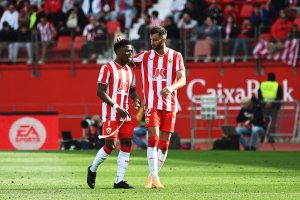 Baptistao animando a Ramazani después de ser expulsado en el minuto 87 de partido frente al Villarreal.