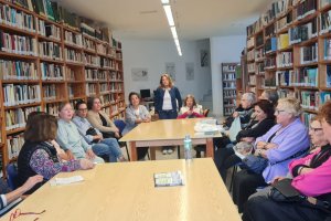 Encuentro de lectores en la Biblioteca Municipal de Mojácar.