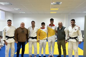 El alcalde y el concejal de Deportes, han compartido una jornada con alumnos y maestros.