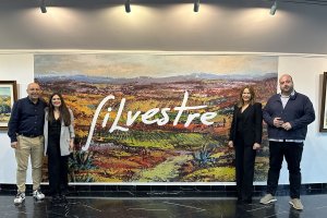 El Teatro Villa de Huércal-Overa acoge hasta el 17 de junio la exposición ‘Silvestre. Mi mundo’.