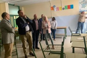 El delegado de Desarrollo Educativo y FP, Francisco Alonso, visita el CEIP Dr. Guirao Gea.