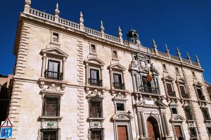 Fachada de la sede del TSJA en Granada.