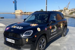 Modelo con la imgagen oficial del Solazo Fest 2024