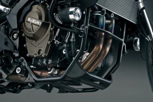 Llévate un kit de protección integral para la V-STROM 800 TECH valorado en 960 euros.