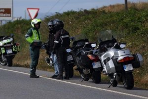 Motos que utiliza la guardia civil, camufladas, pilladas en Galicia. Foto: socialdrive