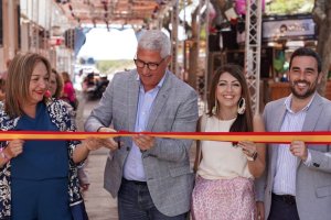 Ismael Torres inaugura la feria del mediodía.