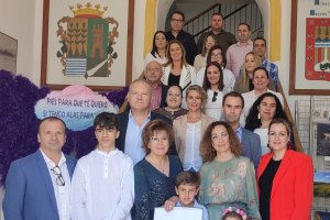 Fotografía de familia tras el nombramiento de Francisco Maldonado como Hijo Adoptivo de Cuevas del Almanzora.