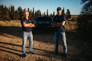 Sainz y Roma, serán dos de sus pilotos en el Dakar 2025