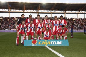 El once del Almería del curso 07-08 ante un Barcelona incapaz de ganar a los de Emery.