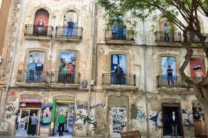 Los retratos de los vecinos forman parte de una exposición titulada ‘Almería en la Mirada’, que plasma en fachadas la esencia de la ciudad