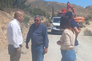 Antonio Mena visita las obras que se están ejecutando en Arboleas.