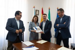 Entrega del proyecto para la reapertura al tráfico de la Plaza Mayor.