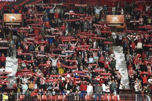 Esta temporada solo ha brillado la sufrida afición del Almería.