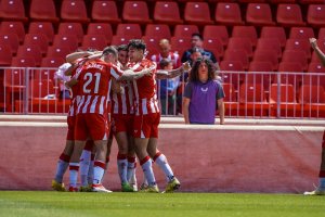 El filial dio la talla frente al Atlético Malagueño y va al encuentro de vuelta con dos goles de ventaja. El sueño sigue vivo.