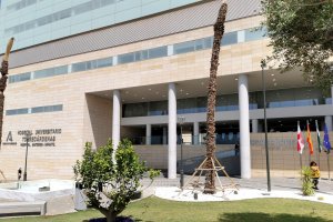 Los intoxicados tuvieron que acudir al Hospital Universitario de Torrecárdenas.