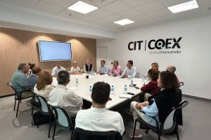 Reunión representantes de la Dirección General de Ayudas Directas y de Mercados de las Consejería de Agricultura, COEXPHAL, CIT COEX