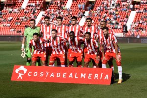 El último once del Almería en una temporada para olvidar por el descenso a Segunda División.