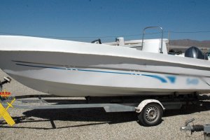 Embarcación que utilizaron los detenidos para el transporte de personas.