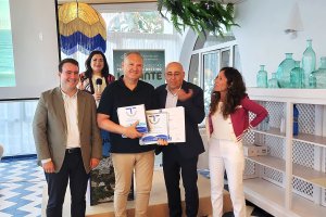 El alcalde de Cuevas del Almanzora, recogió los sellos SICTED.