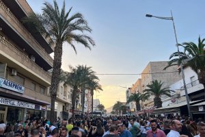 La avenida Almanzora en Olula del Río en la segunda edición de la Feria del Tardeo.