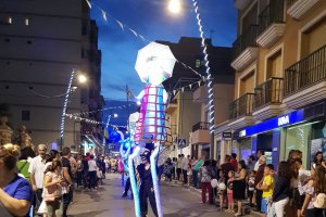 Pasacalles en ediciones anteriores de la Noche en Blanco cuevana.