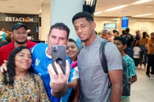 Choco Lozano, a su llegada a Honduras. FOTO: mipasionhn