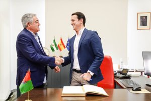 El presidente de la Diputación junto al alcalde de Arboleas.