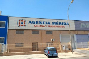 Imagen de la nave de los trabajadores afectados por el impago de la empresa.