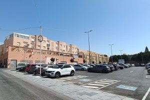 Parking donde se dispondrán las atracciones de feria, en las fiestas de San Antonio.