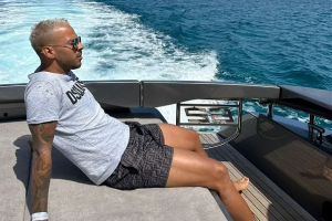 Jonathan Viera disfrutando del Sol en Ibiza.