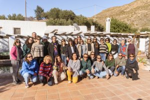 Foto de familia de los participantes y organizadores del Remanso literario celebrado en Huebro. Foto: Remedios Sola.