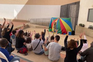 Sesión de cuentacuentos en la Biblioteca Central José María Artero.