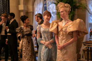 Jessica Madsen y Claudia Jessie en 'Los Bridgerton'