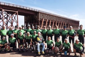 El Club Deportivo Almeraya con la indumentaria patrocinad por la Verdiblanca.