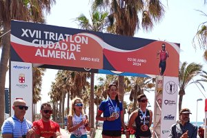 El podio femenino del Triatlón Ciudad de Almería - Jairo Ruíz.