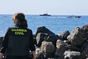 Patrulleras de la Guardia Civil navegando por el mar de el Poniente.