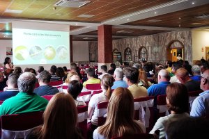Agricultores en una de las Charlas Formativas de Agrobío.