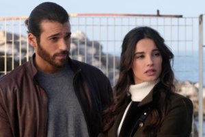 Fotograma de la serie con los protagonistas.